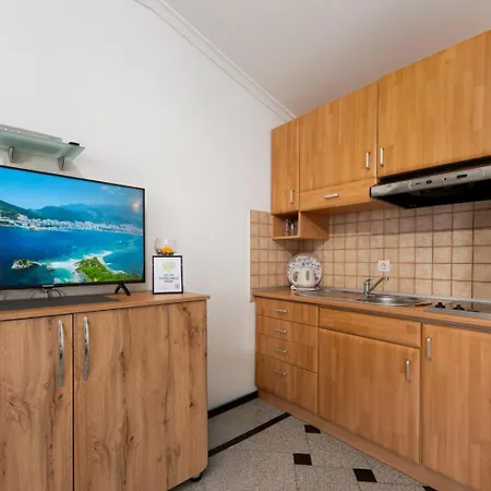 Tomic 2 Makarska