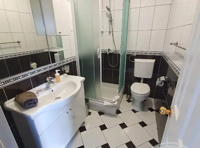 Tomic 2 Apartment Makarska