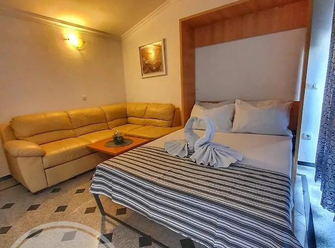 Tomic 2 Apartment