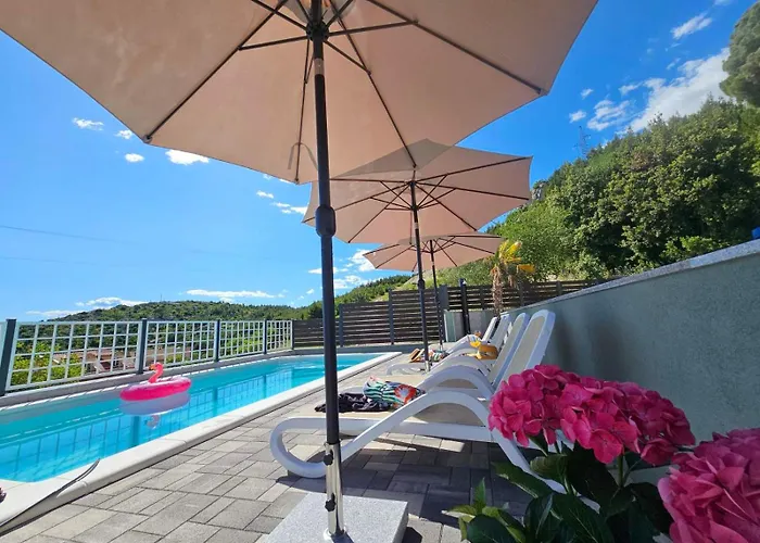Tomic 2 Apartment